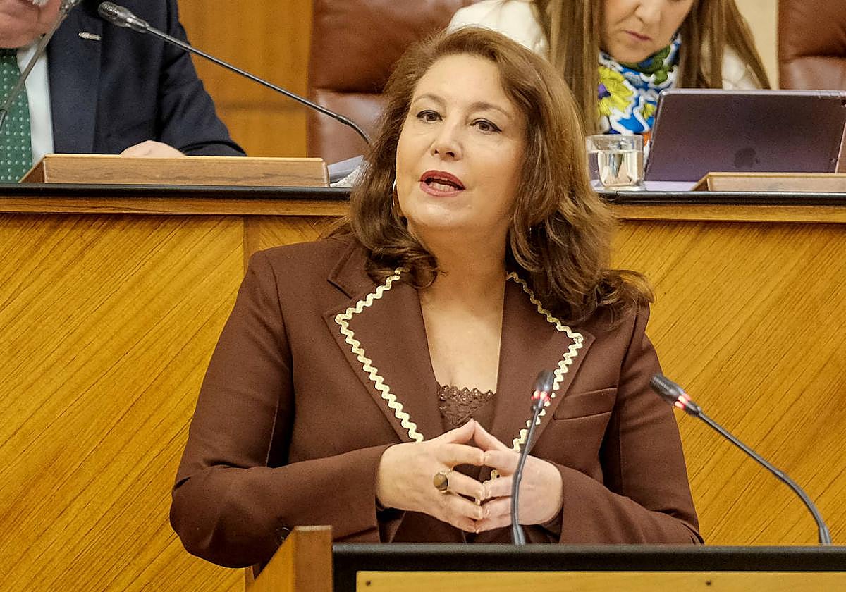 Carmen Crespo en el Parlamento de Andalucía.