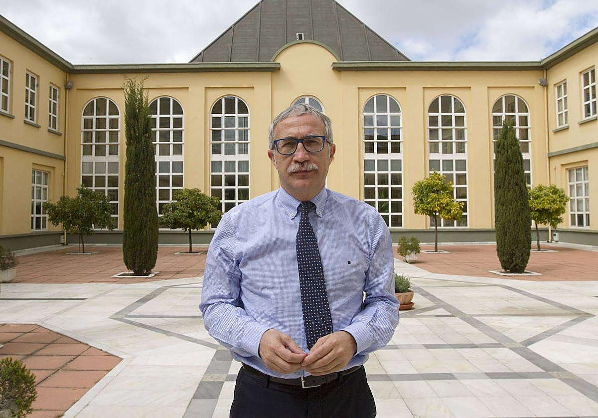 Joan Carles March en la sede de la EASP, en Granada.