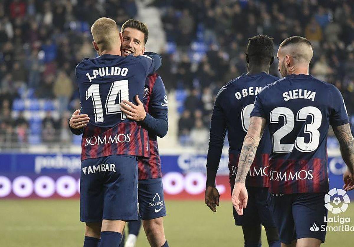 El Huesca acabó con la imbatibilidad del Levante.