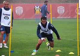 Edu Campadabal, durante un entrenamiento en el Lugo.