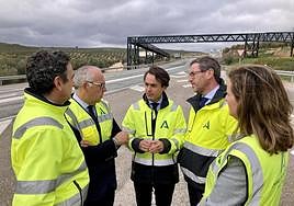 Visita a la carretera A-306. Entre ellos Jesús Estrella, Mario Muñoz-Atanet y Miguel Contreras.