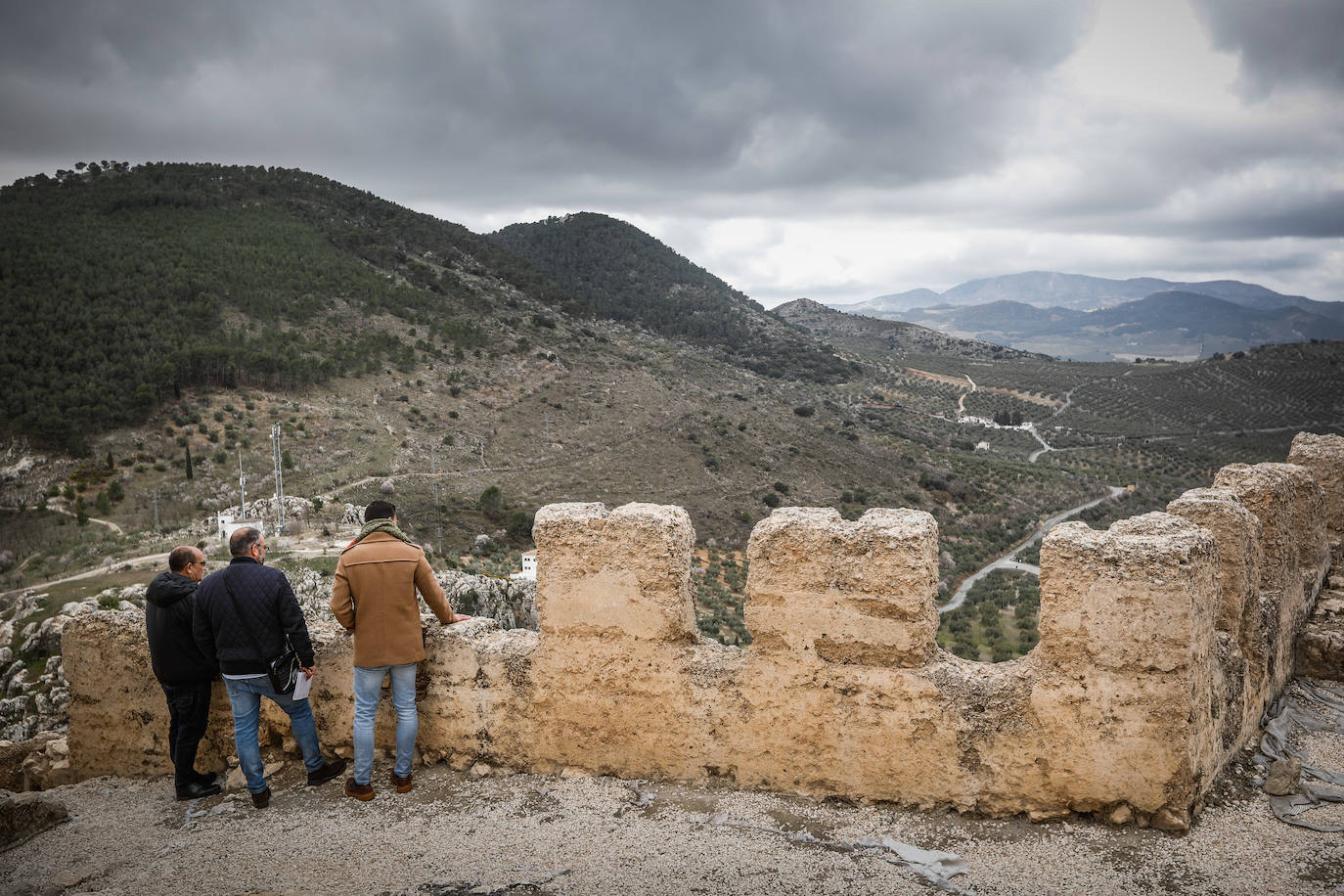 Imagen principal - El castillo tiene siete siglos de historia. 