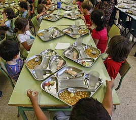 Cómo de saludable es el menú escolar que comen tus hijos, según la OCU