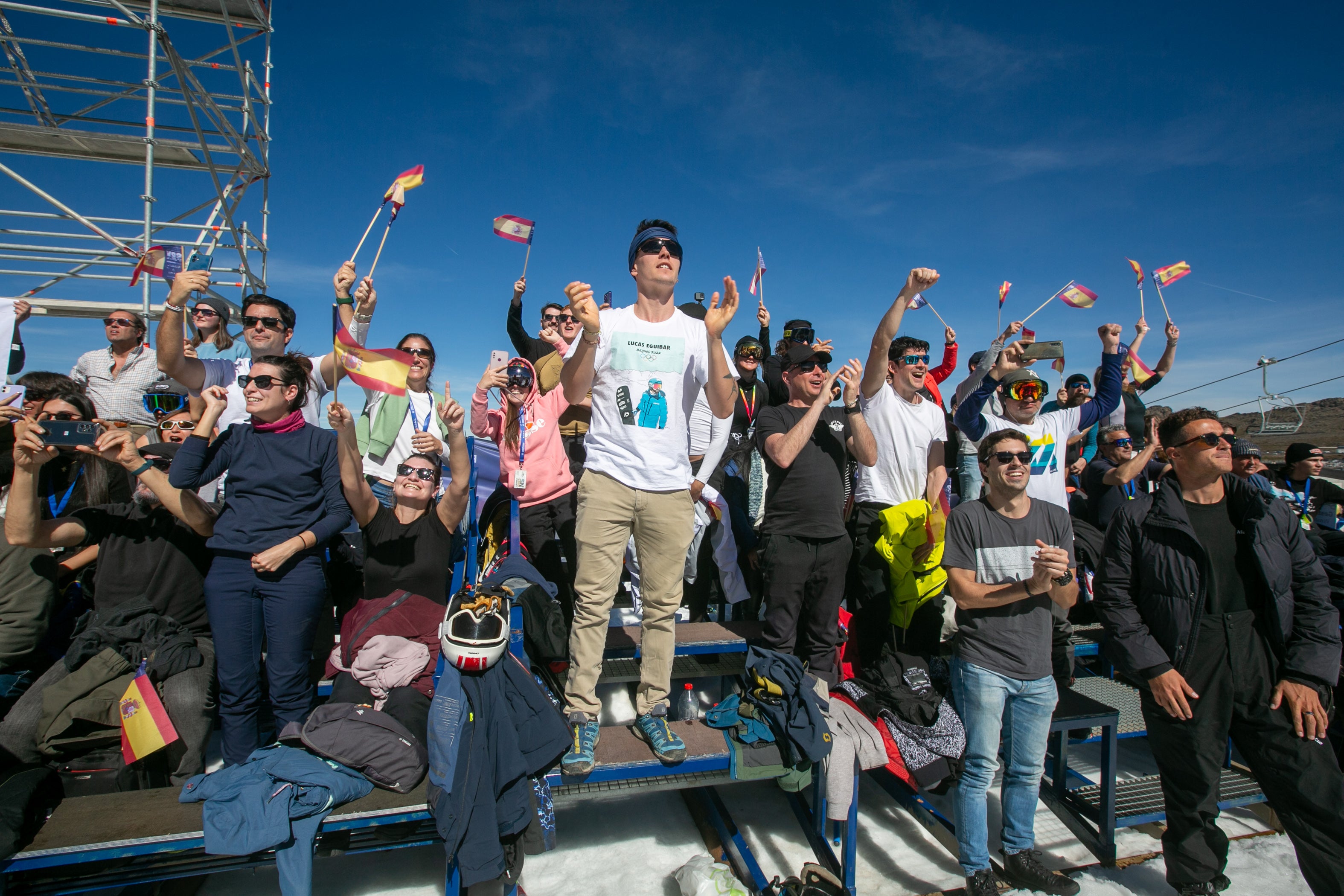 Ambientazo en Sierra Nevada en la fiesta del snowboard