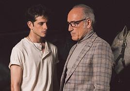 Álex Villazán y Roberto Álvarez, en un escena de la obra.