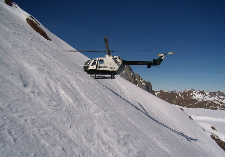 Imagen de un rescate de la Guardia Civil en Sierra Nevada.