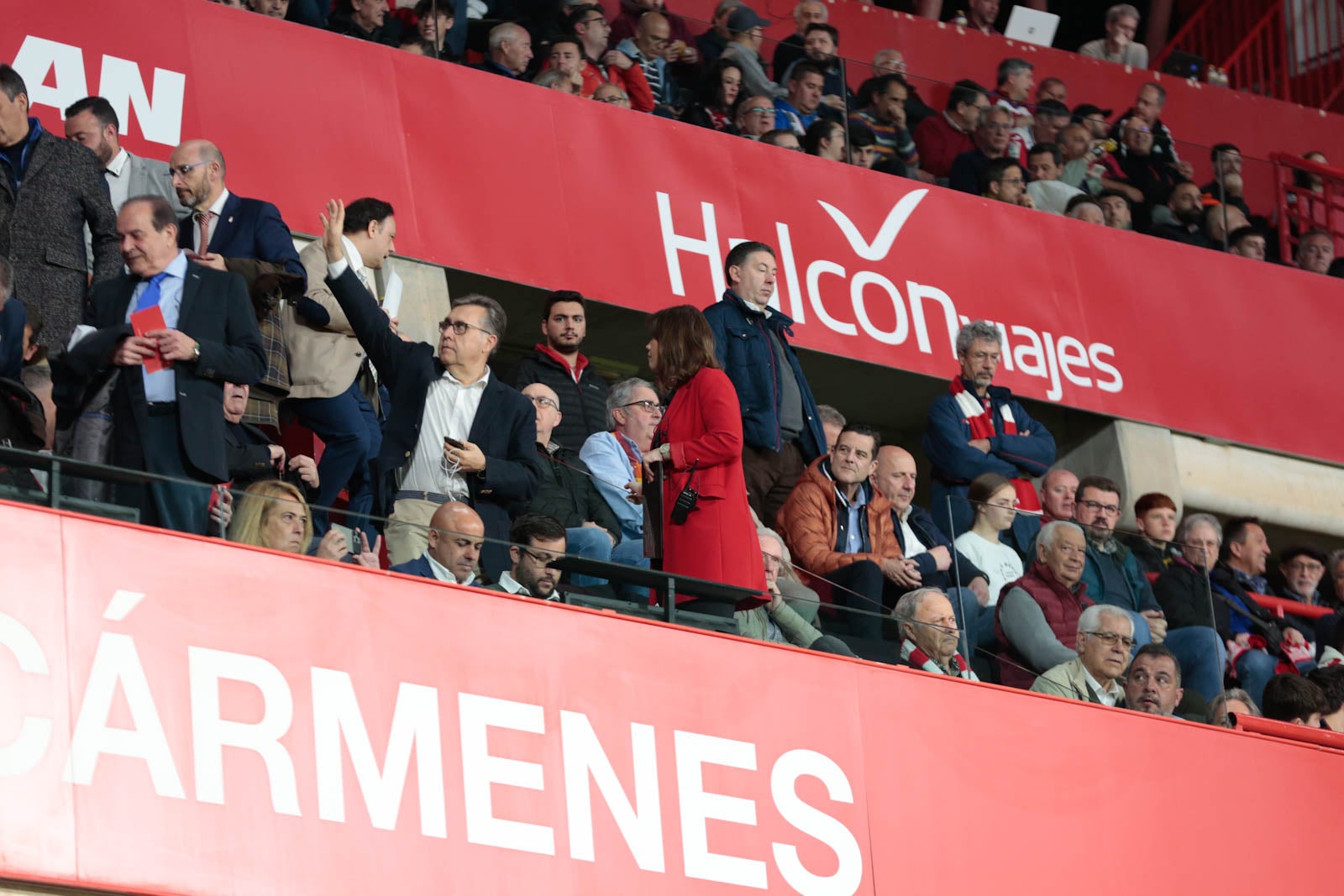 Encuéntrate en la grada en el Granada - Ponferradina