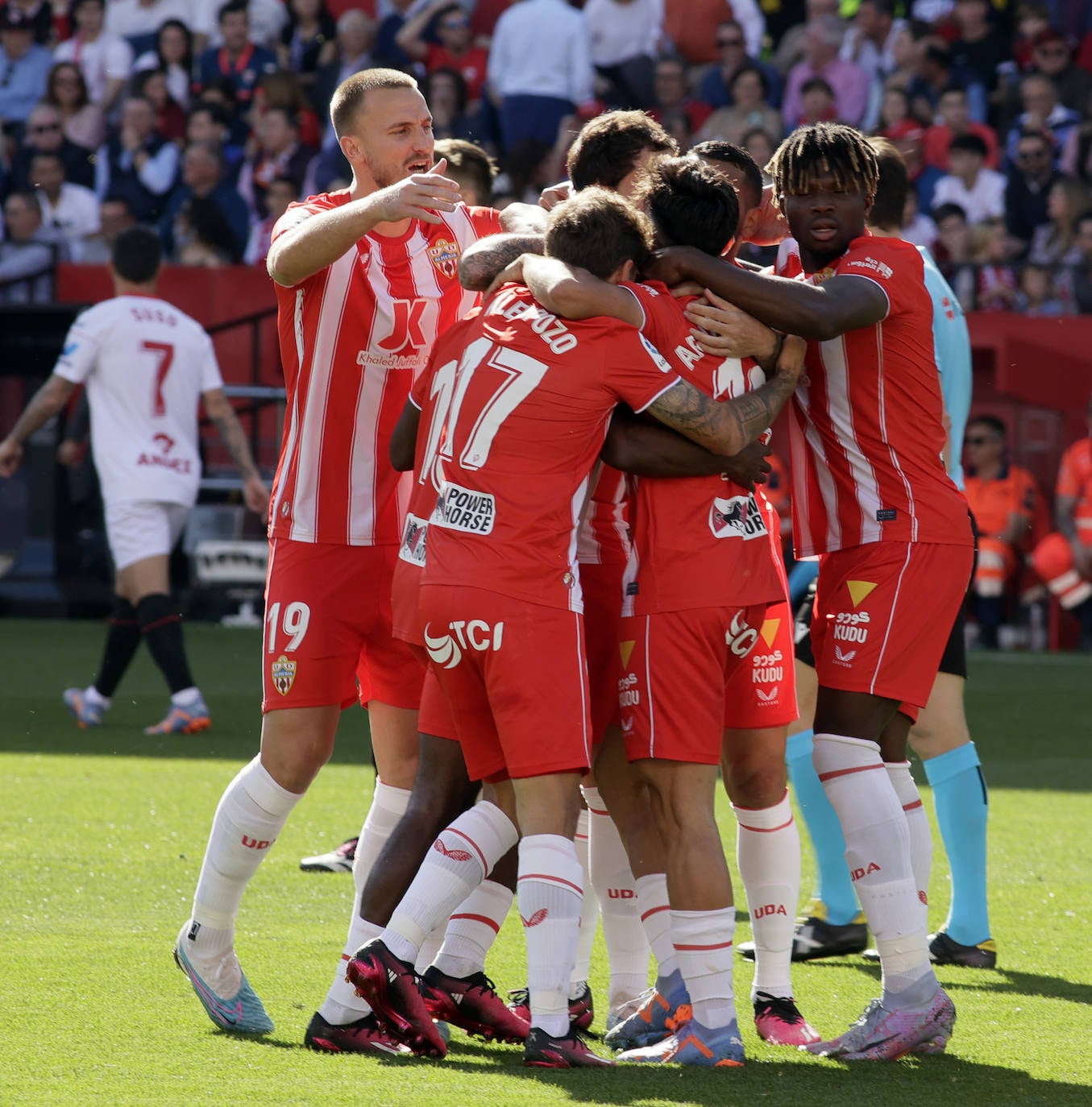 Las imágenes de la derrotas del Almería ante el Sevilla