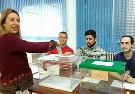 Votación en El Porrosillo en unas elecciones generales.