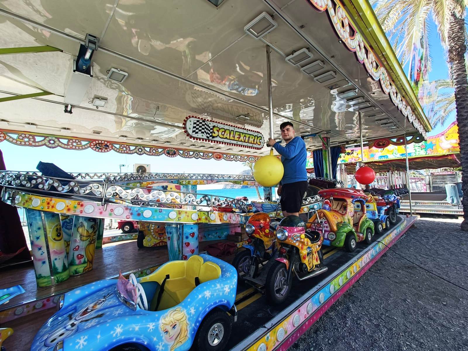 La Feria de Día y el concierto de Camela abren las fiestas de La Herradura