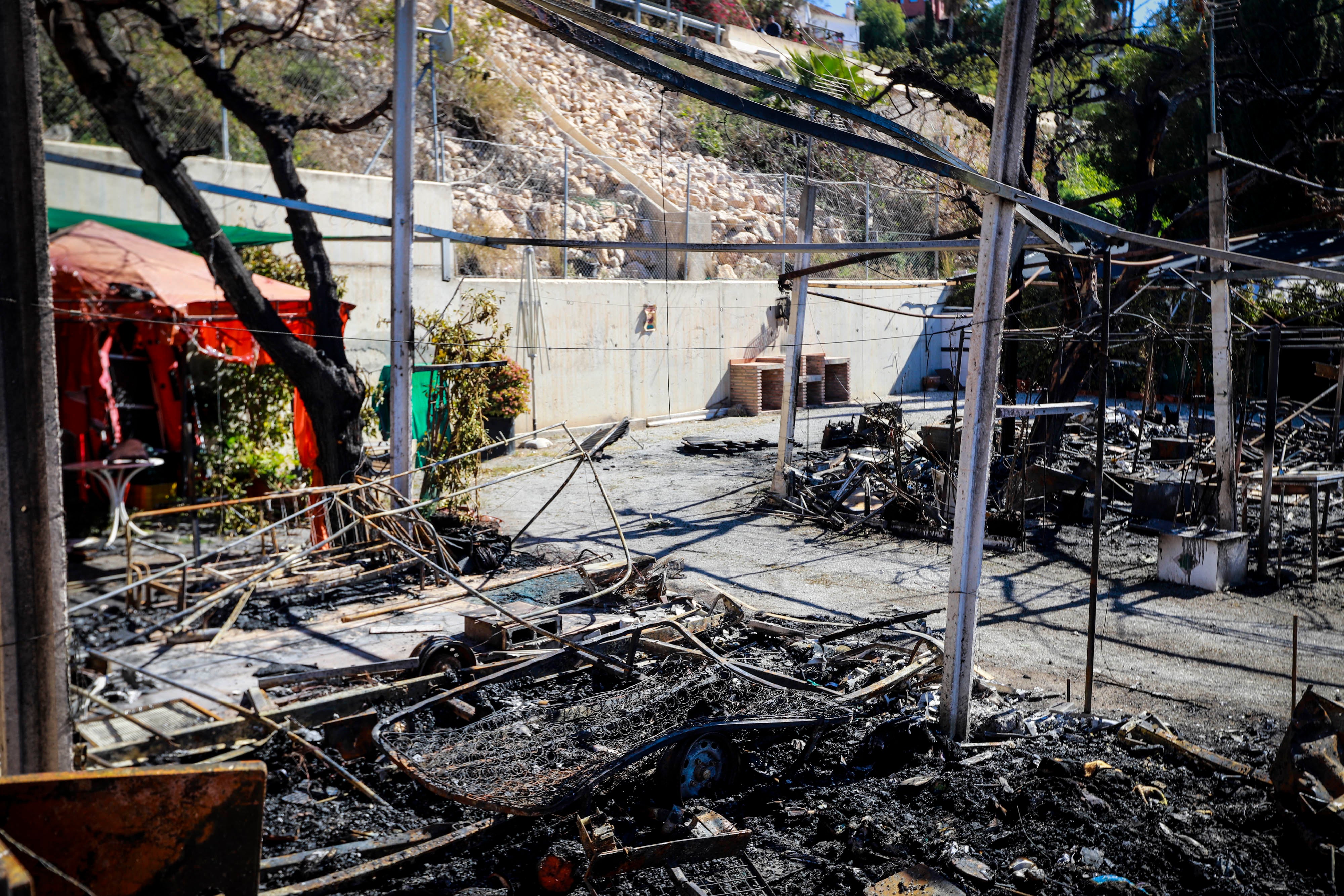 Así ha quedado el camping de La Herradura tras el incendio