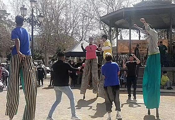 Actividad de la concentración que convocó Redgra el año pasado con motivo del Dïa Internacional contra el racismo y la xenofobia en el Paseo del Salón.