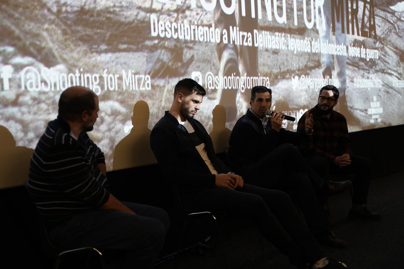 Dejan Todorovic y Pablo Pin, en el centro, durante el debate sobre Mirza Delibasic.