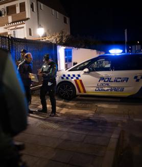 Imagen secundaria 2 - Dentro de una patrulla de la Guardia Civil en Granada.