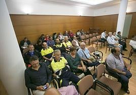 Imagen de archivo de los trabajadores municipales en el pleno de aprobación de presupuestos del año 2016.