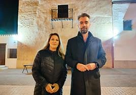 Concha Insúa con José Antonio Rosales, en la imagen con la que anunciaron que sería el candidato de Ciudadanos en Las Gabias.