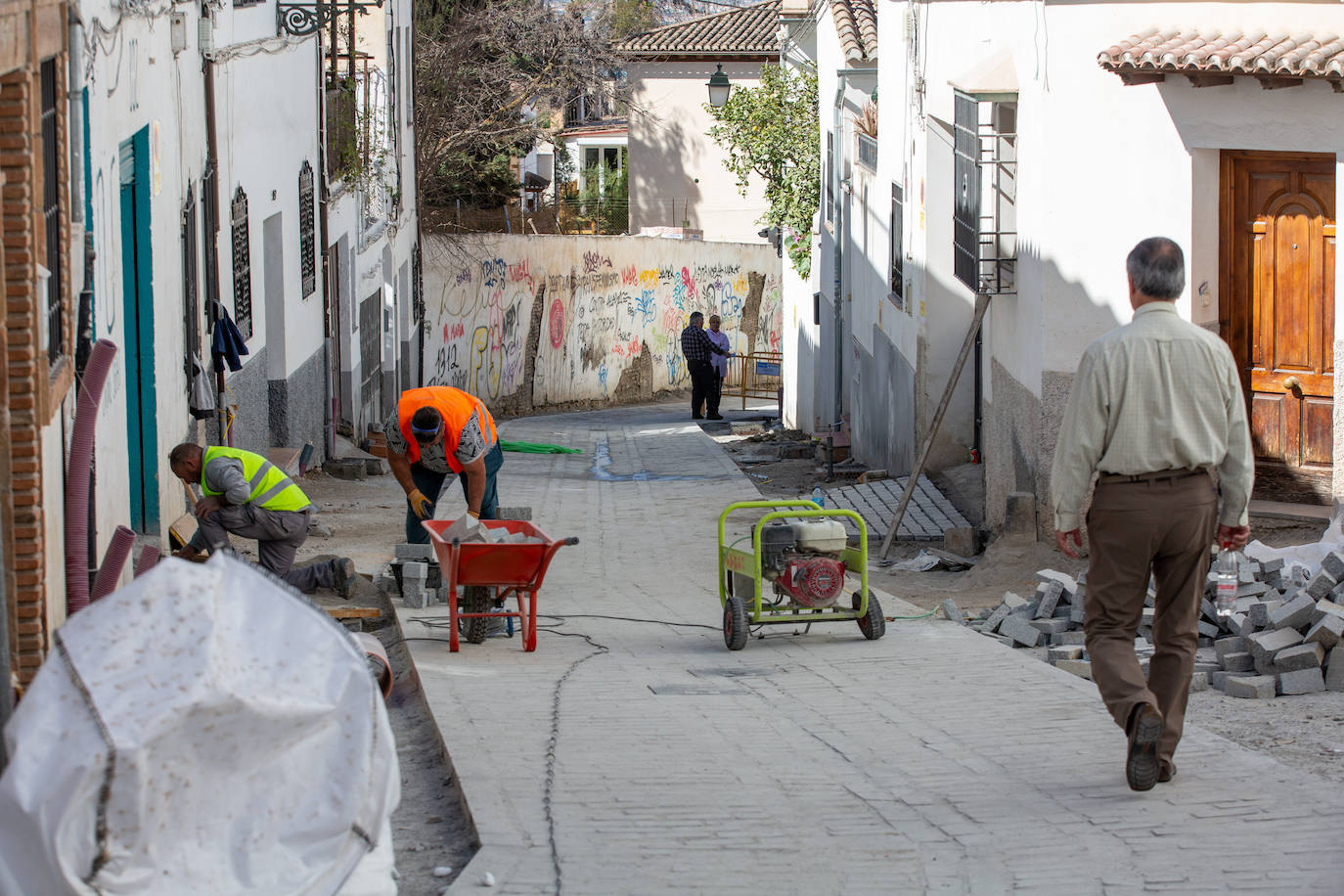 Obras de la cuesta de la Alhacaba, en Granada capital.