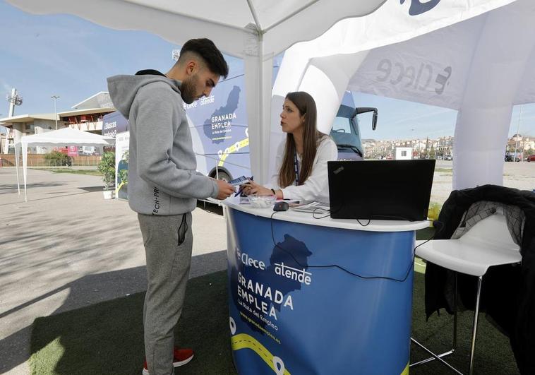 La ruta del empleo de Granada pasa por el Paseo del Salón, Nuevo Los Cármenes, La Chana, Alhendín o Cúllar Vega.