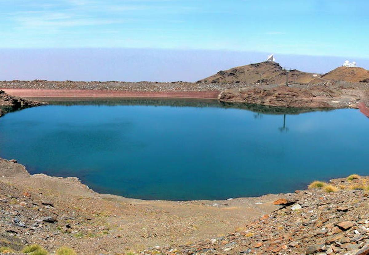 Laguna de las Yeguas en Sierra Nevada.