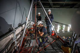 Imagen del simulacro de rescate efectuado ayer en el Parque de las Ciencias.