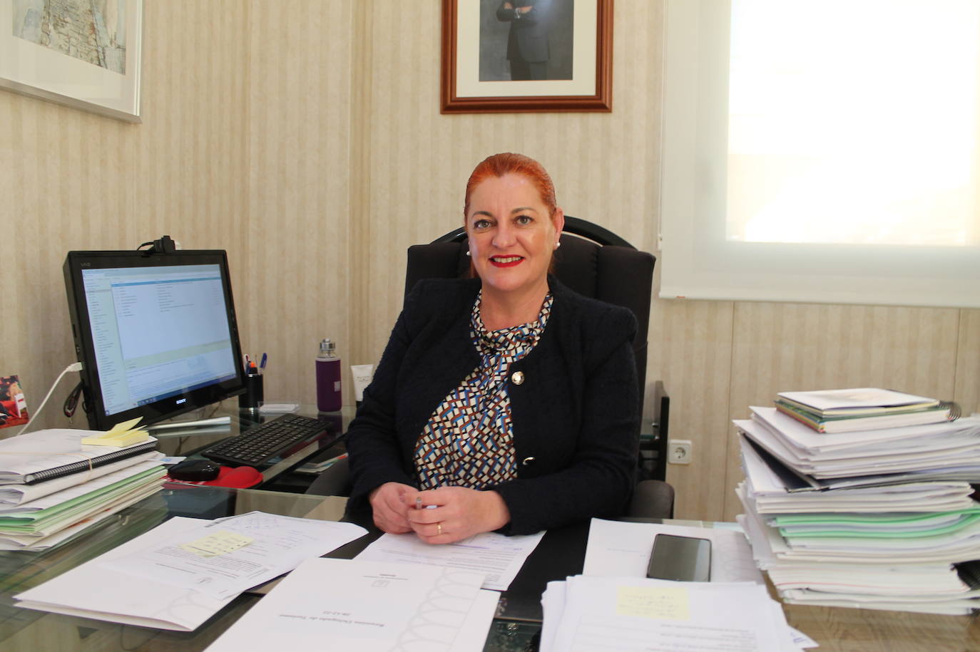 La regidora, en su despacho.