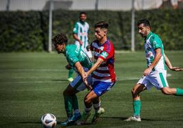 Da Costa pugna por un balón en un partido anterior.