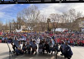 Uno de los grupos participantes sobre el escenario del Festival de la Canción Scout que se celebra en Ogíjares.