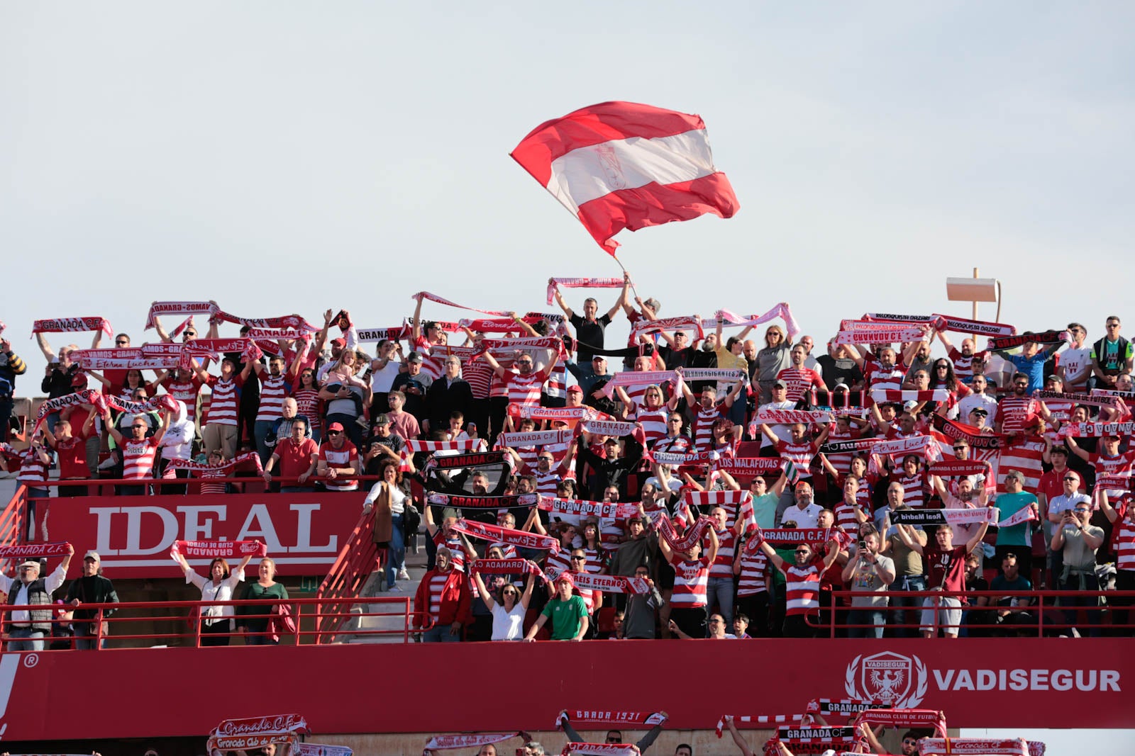 Encuéntrate en Los Cármenes en el Granada-Oviedo