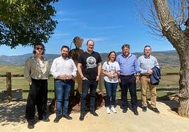 Recorrido por los lugares emblemáticos de La Carolina durante la visita de alcalde de hoffstetten.