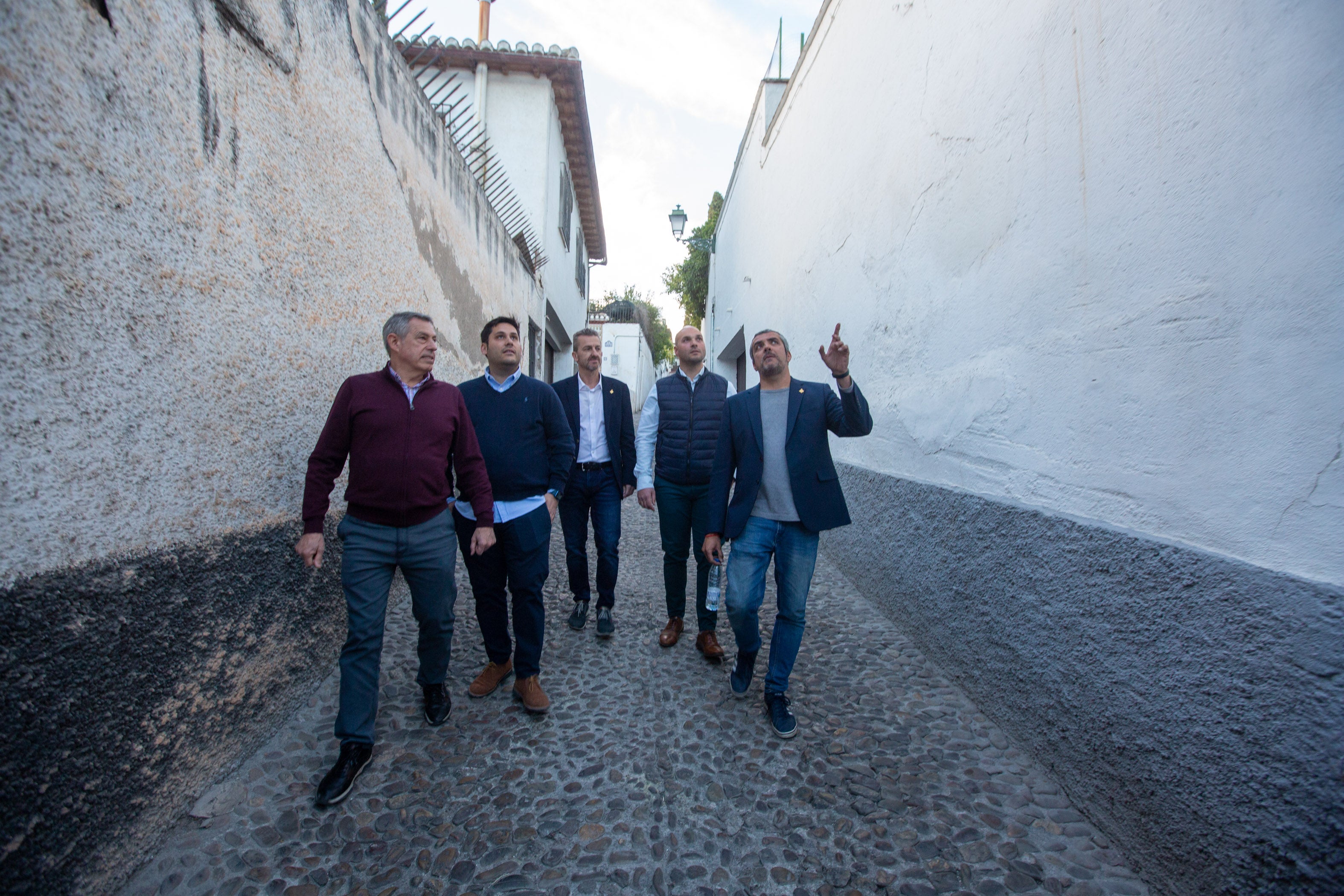 Imagen secundaria 1 - Un tour por los retos del Albaicín para la Aurora.