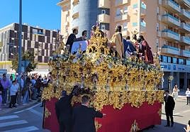 Santa Cena recorre las calles del Buelvar.