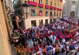 Enmudece las Pasiegas: la saeta al Cirsto de los Gitanos