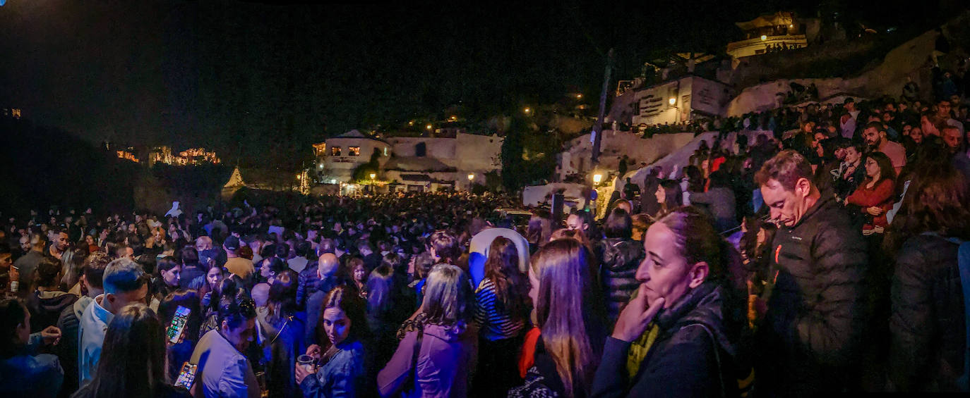 Las imágenes de la madrugada de los Gitanos en el Sacromonte