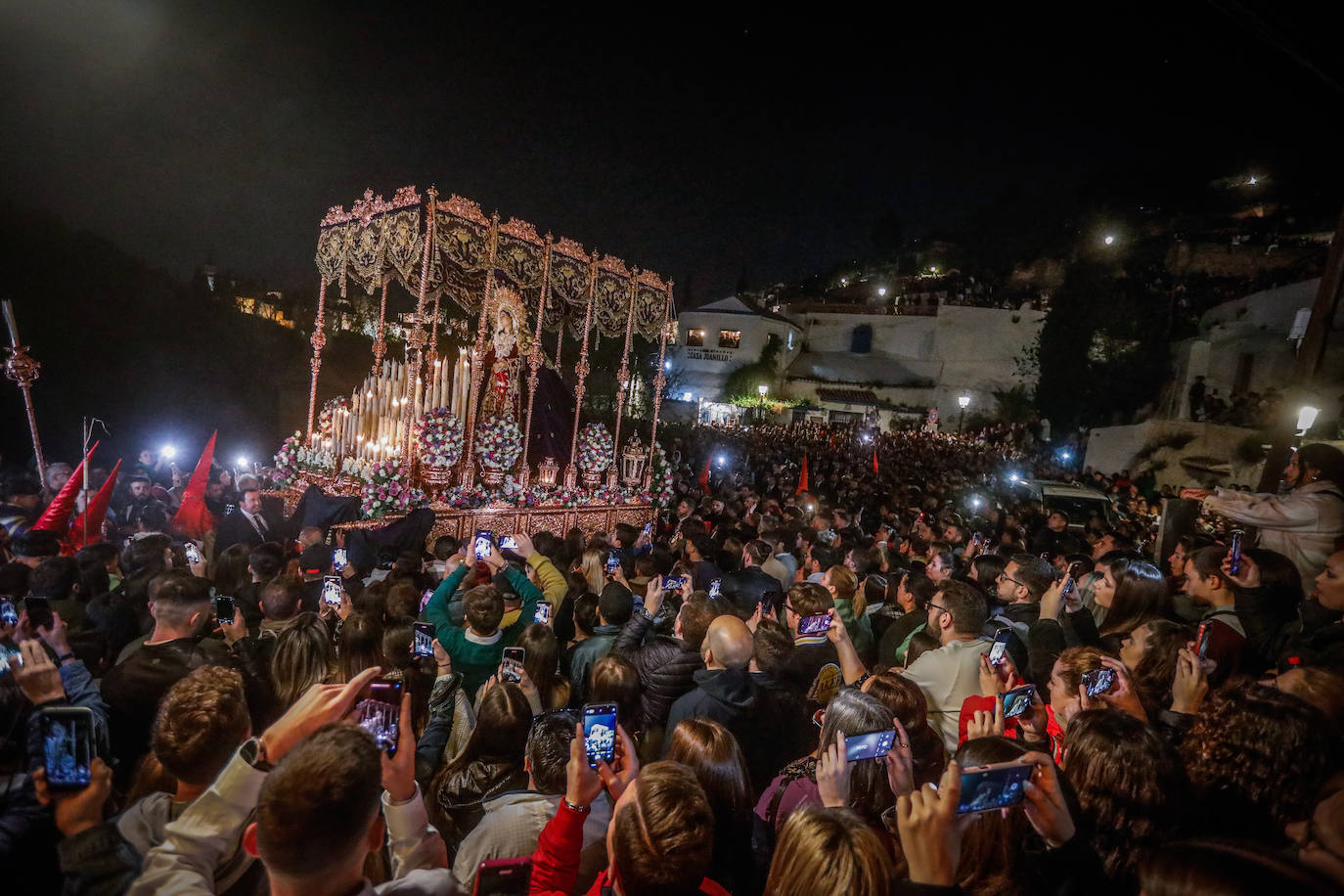 Las imágenes de la madrugada de los Gitanos en el Sacromonte