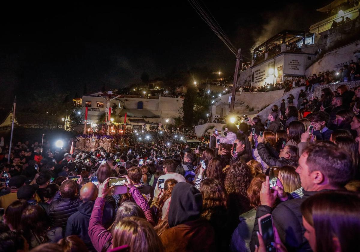 Las imágenes de la madrugada de los Gitanos en el Sacromonte