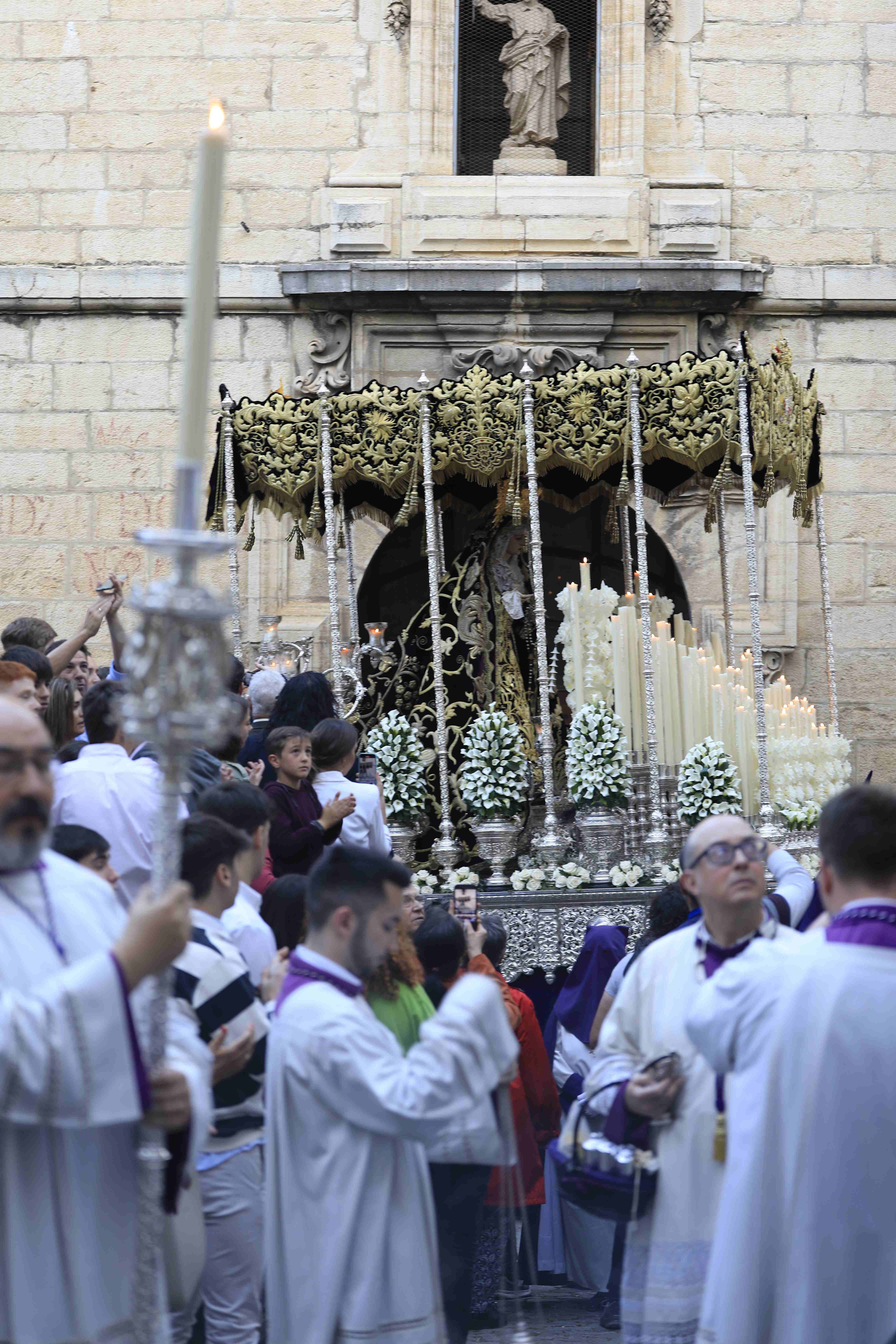 Que clamen las trompetas que el Señor ha sido crucificado