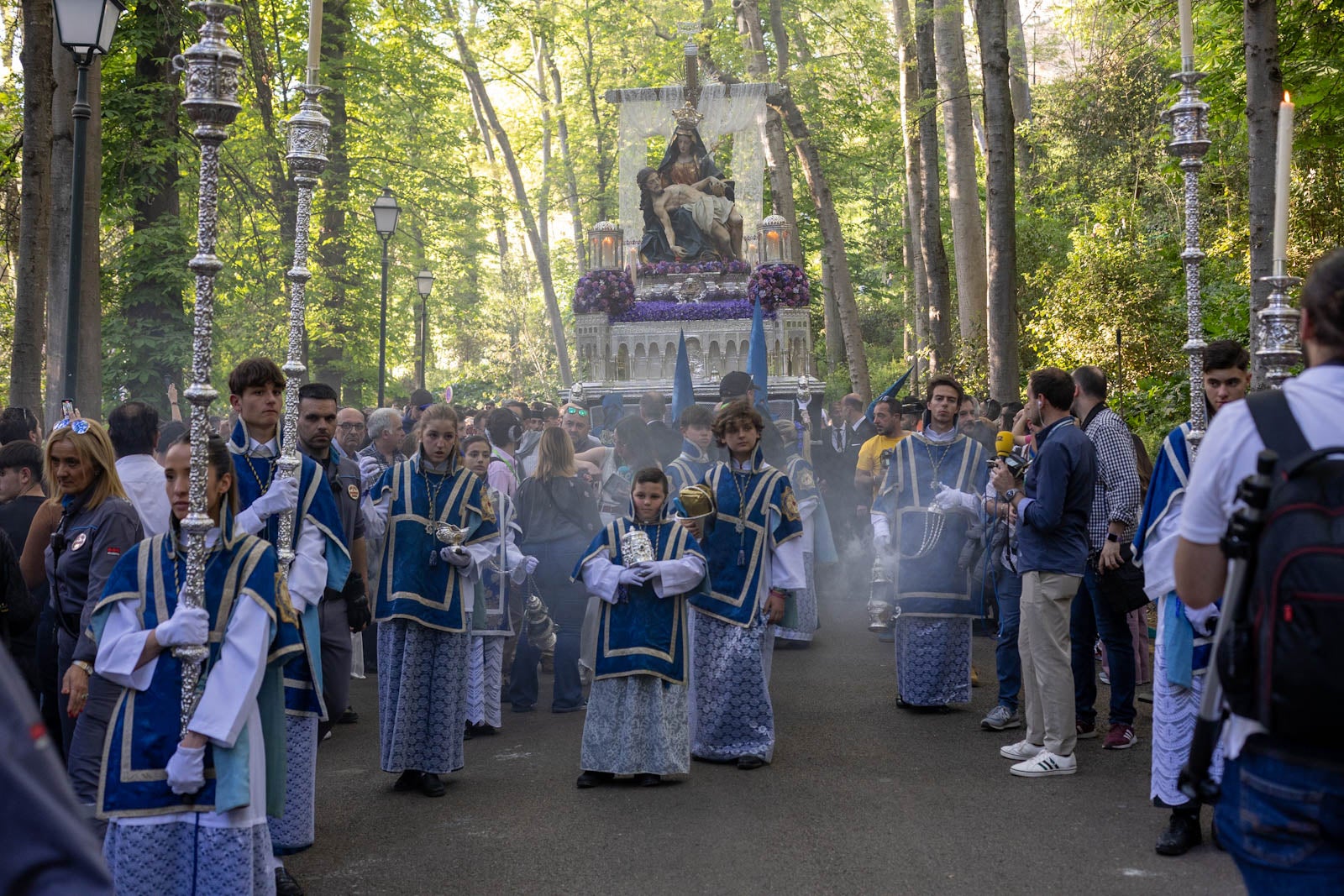 La procesión de Santa María de la Alhambra, en imágenes