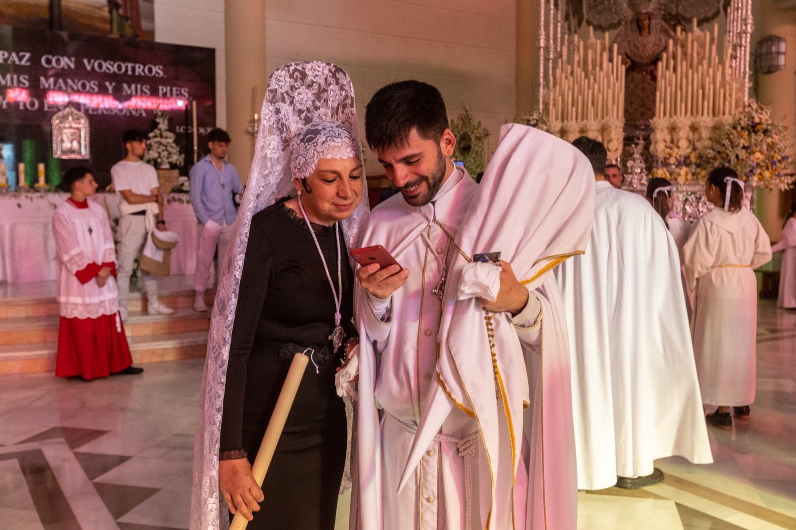 Santa María del Triunfo y la Resurrección procesionaron en el último día cofrade