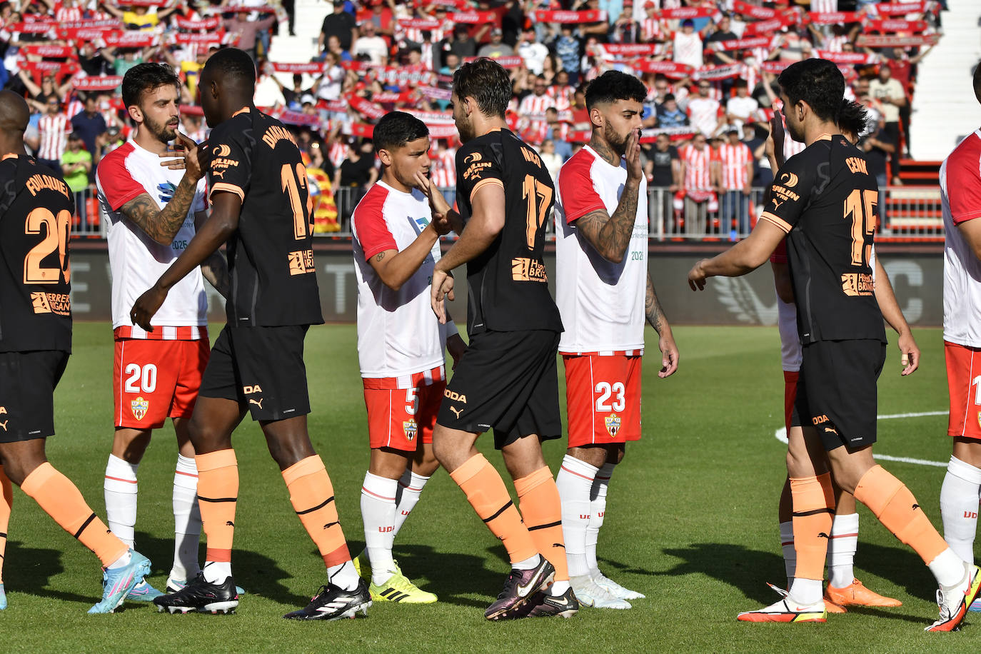 El Almería-Valencia, a pie de campo