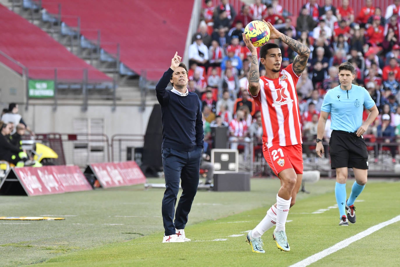 El Almería-Valencia, a pie de campo