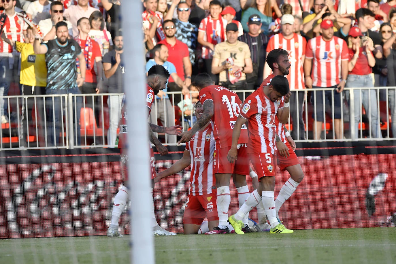 El Almería-Valencia, a pie de campo