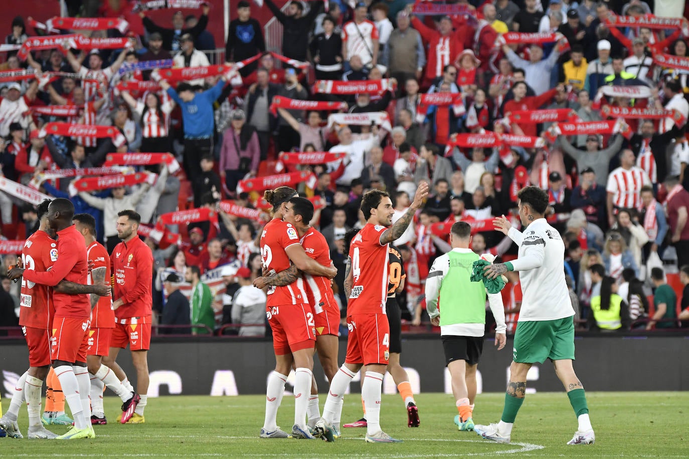 El Almería-Valencia, a pie de campo