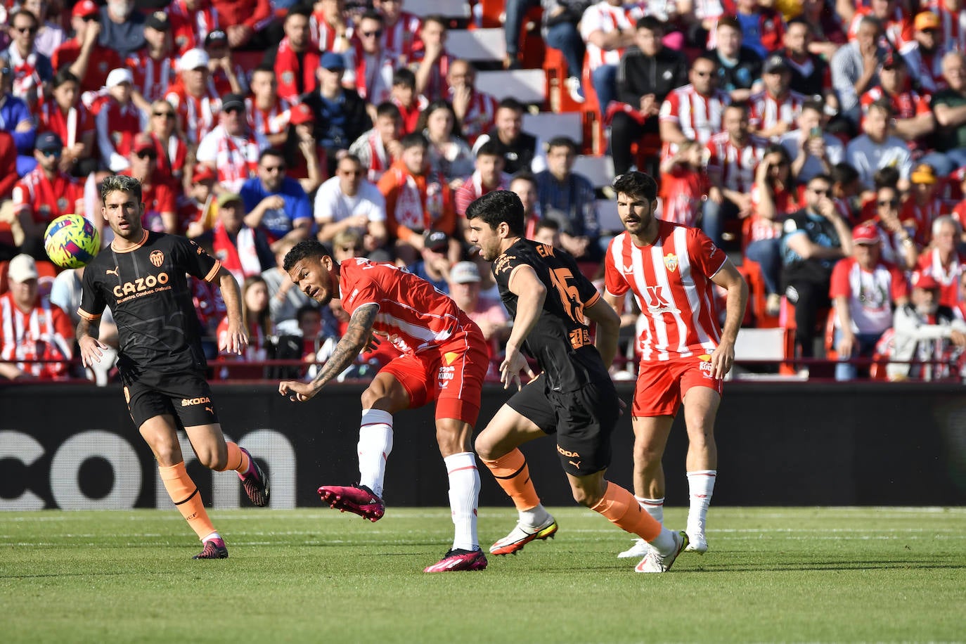 El Almería-Valencia, a pie de campo