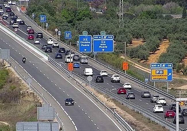 Carreta A-44 a la altura del kilómetro 8 en sentido decreciente en la mañana de este domingo 9 de abril.