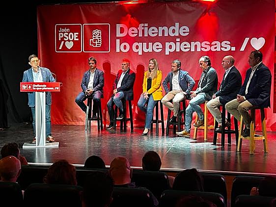 Francisco Reyes durante su intervención en la presentación de los siete candidatos de la comarca de Jaén.