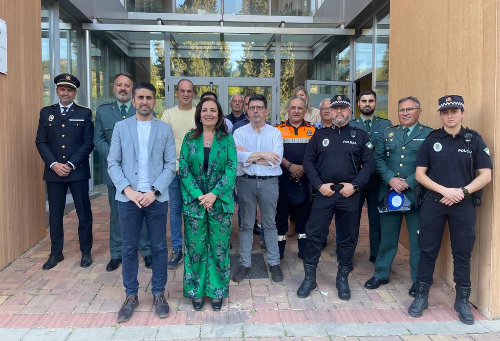 Catalina Madueño con los participantes en la reunión de Beas de Segura.