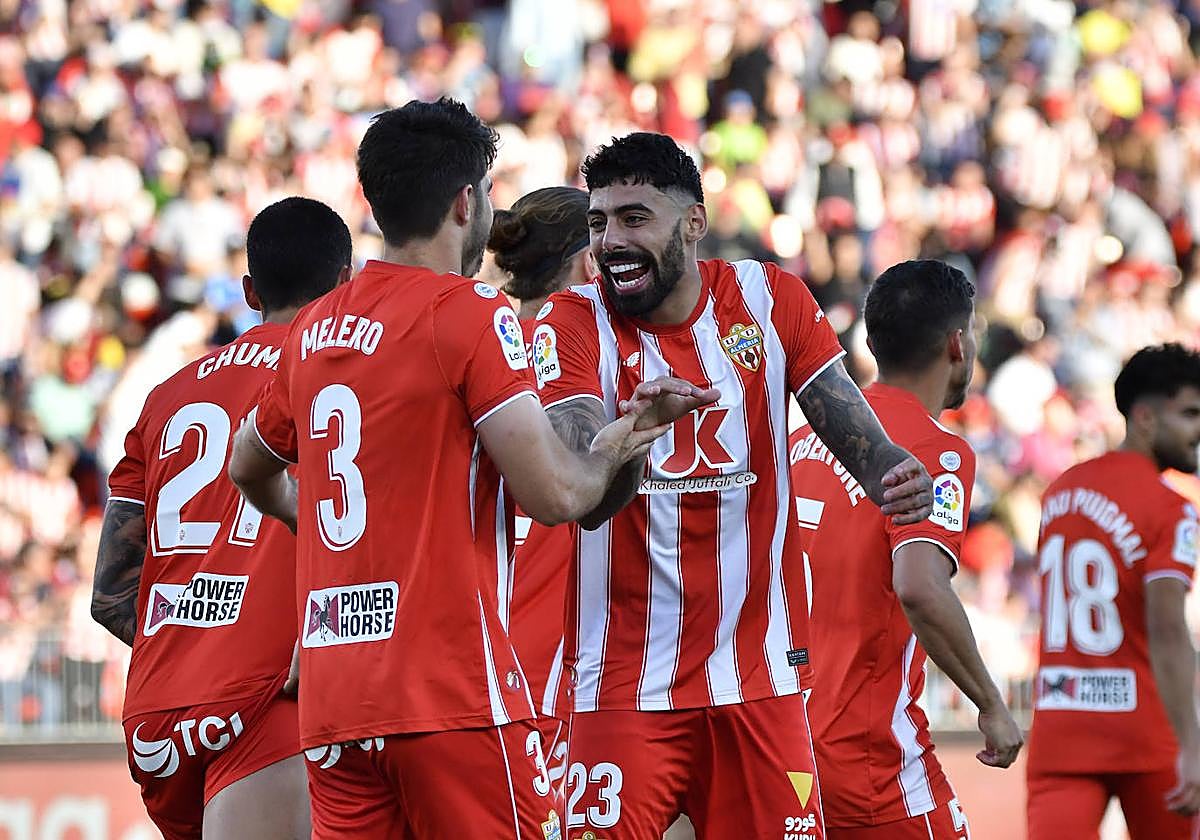 El fútbol, como la vida, está llena de lecturas. El Almería sonríe ahora.