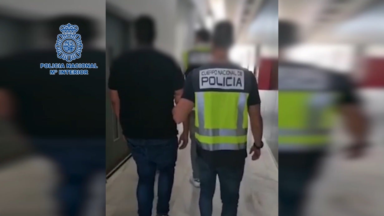 Estafan a familias de niños extranjeros a los que prometían convertir en futbolistas profesionales