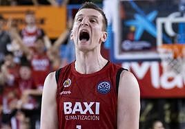 Adan Waczynski grita durante un partido.