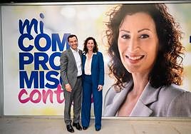 Juanma Moreno y María del Mar Vázquez.